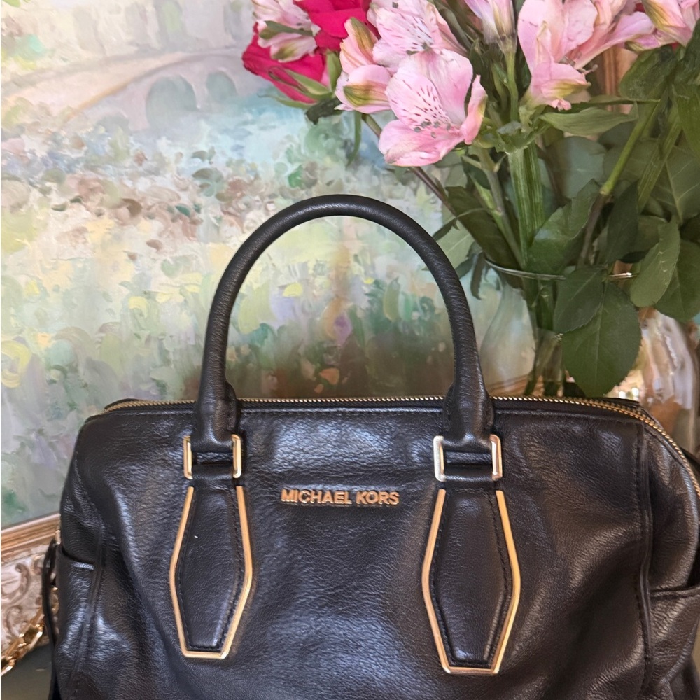 MICHAEL Michael Kors Black Leather Vanessa Medium Gold Chain Handbag